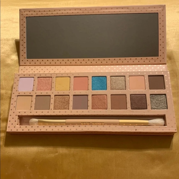 Kylie Cosmetics Eyeshadow Palette - Picture 1 of 5